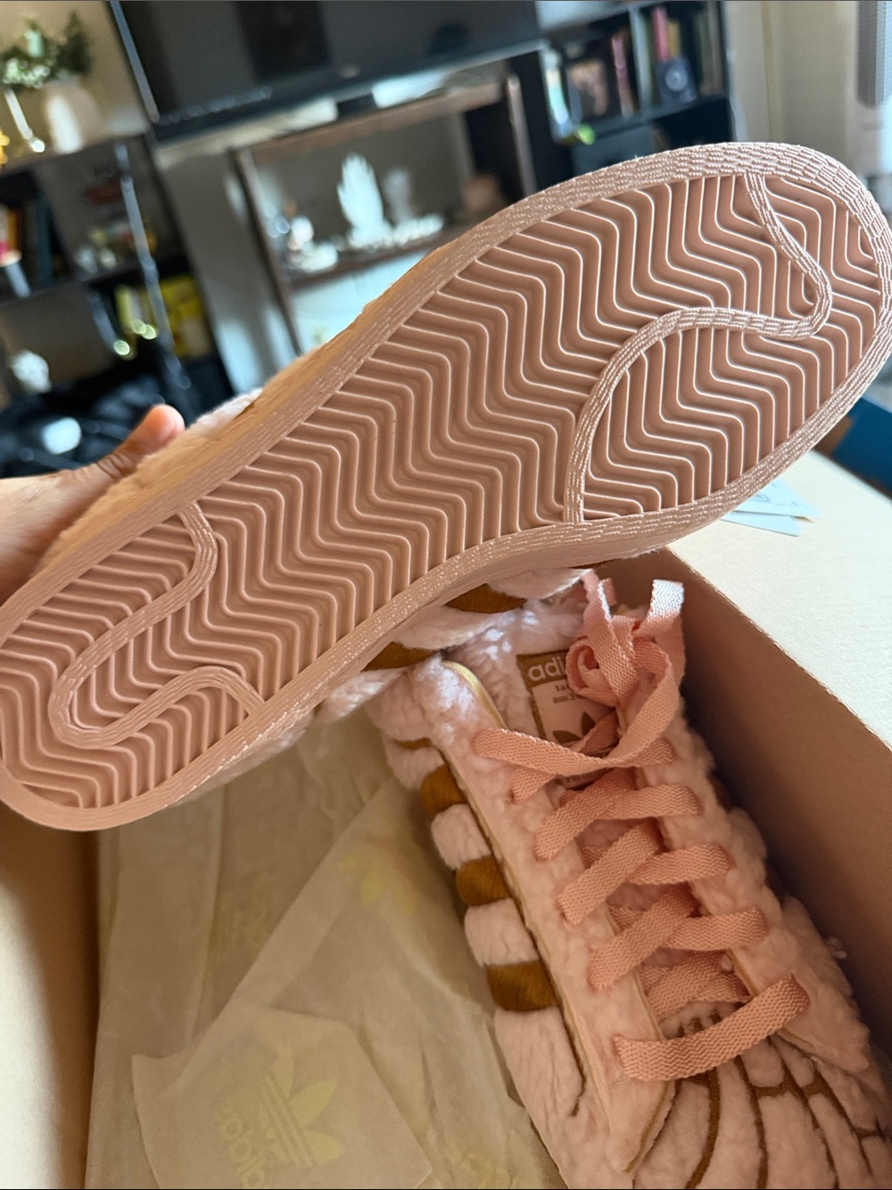 ADIDAS Pink CONCHAS Shell-Toe Sneakers with Gold Accents - Picture 3 of 5